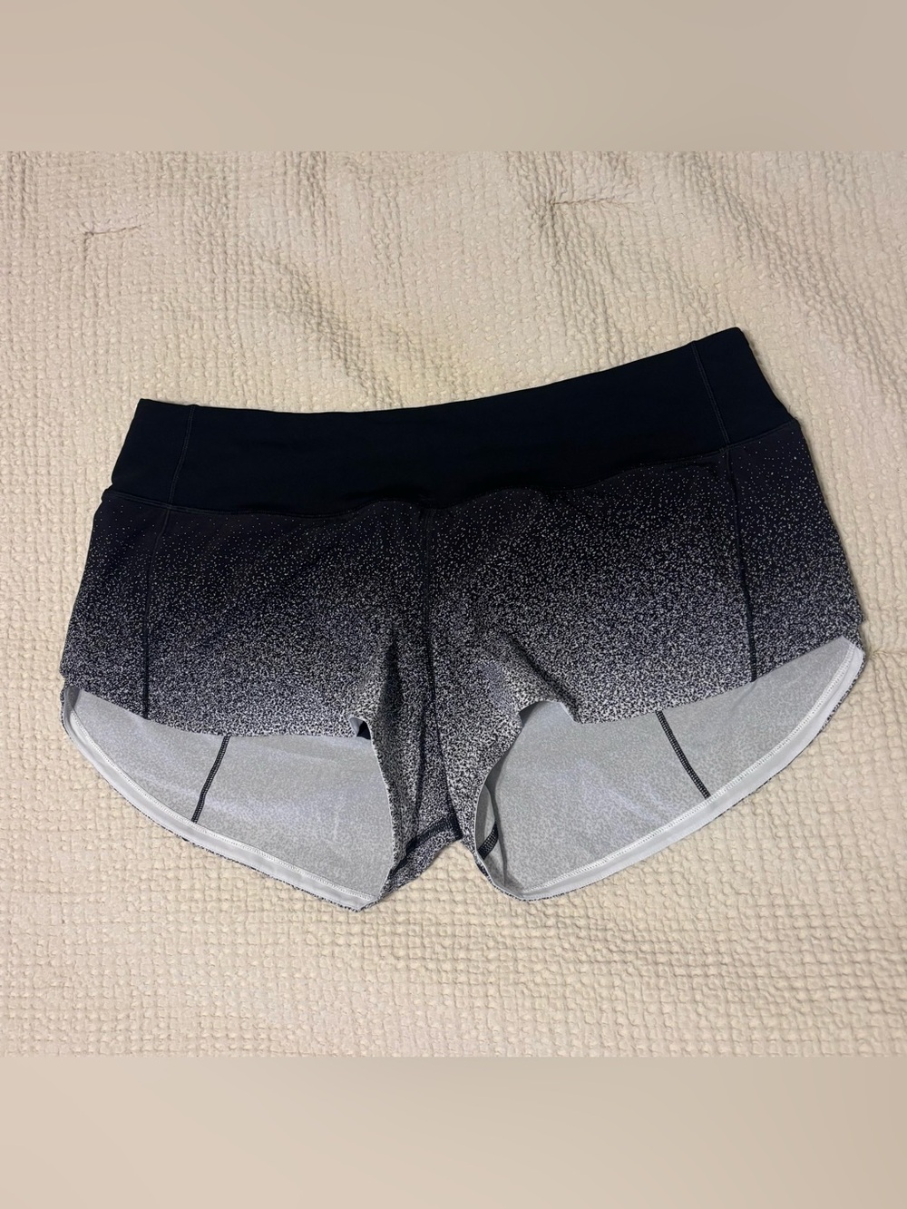 RARE LULULEMON SPEED UP SHORT 2.5” BLACK AND WHITE OMBRÉ SPECKLE